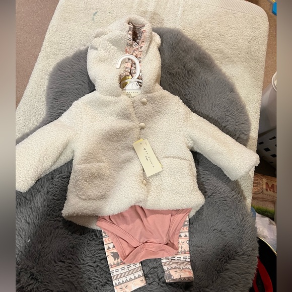 Max Studio Baby 3 Piece Set Sz 3-6 Months NWT - Picture 3 of 3